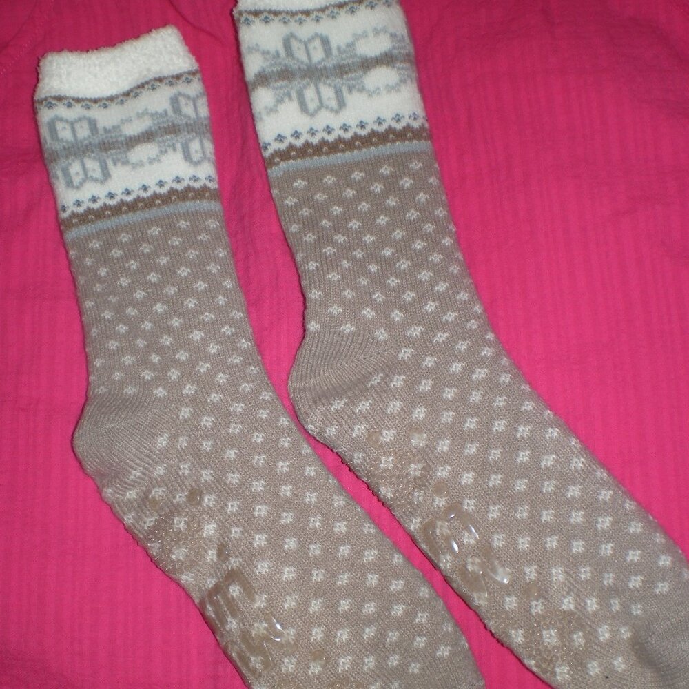 Muk Luks Women's Cozy Lounge Socks